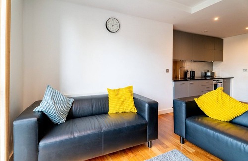 Plasnewydd Apartamento | Cohost Partners Charming 1BR Retreat Netflix & Cozy Vibes