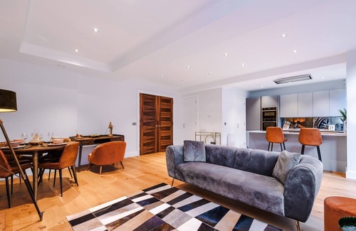Birmingham City Centre Apartamento | Cohost Partners Stylish 2BR Apt w/ Private Terrace