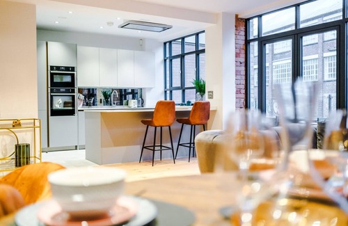 Birmingham City Centre Apartamento | Cohost Partners Stylish 2BR Apt w/ Private Terrace