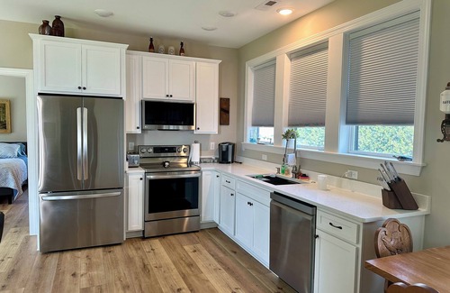 Coinjock Casa | Coinjock guesthouse w/elevator, full kitchen, W/D and beautiful waterfront views