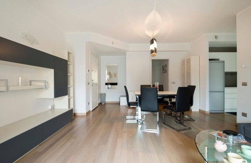 Zona Solari Apartamento | Apartamento en Milán con 2 habitaciones, capacidad 4