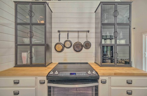 Cold Springs Cabaña | Cold Springs Escape: A/c, Hot Tub, Generator, Wifi