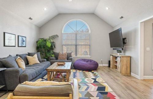 Bentonville Casa | Coler House Cyclist Retreat with Hot Tub