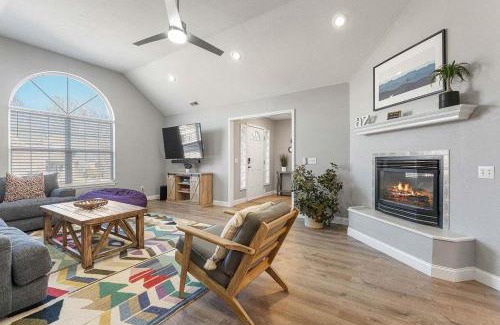 Bentonville Casa | Coler House Cyclist Retreat with Hot Tub