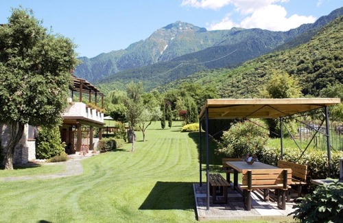 Colico Apartamento | Colico: villatrecariole x 4 adultos + 1 bebé con vista a la piscina y al lago