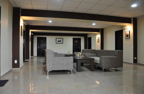 Valea Calugareasca Hotel | Colina Grande