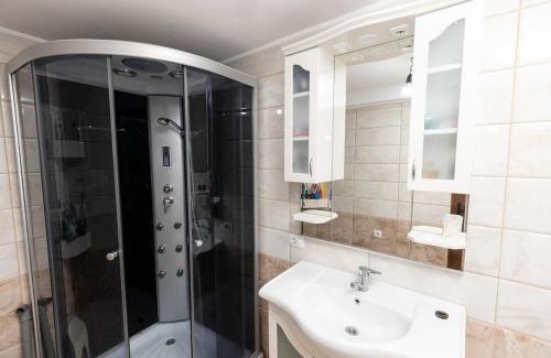 Voinesti Casa | Colina Mărului