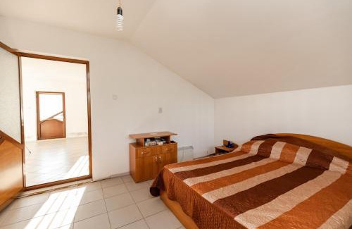 Voinesti Casa | Colina Mărului