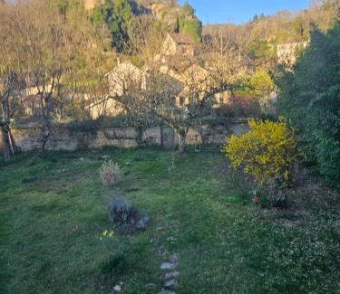 Cremieu Apartamento | CoLiving des Moulins sur Crémieu 3étoiles - Proche de Lyon & Bugey