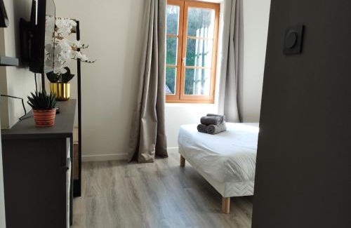 Cremieu Apartamento | CoLiving des Moulins sur Crémieu 3étoiles - Proche de Lyon & Bugey