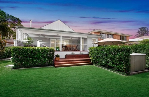 Collaroy Plateau Casa | Collaroy Plateau Coastal Hamptons - heated spa and log fire