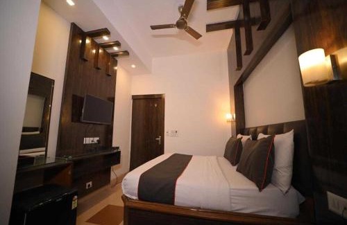 Udumbanchola Hotel | Collection O Karimbankuthu Waterfalls Thekkady Formerly Thoufeeq Tourist Home