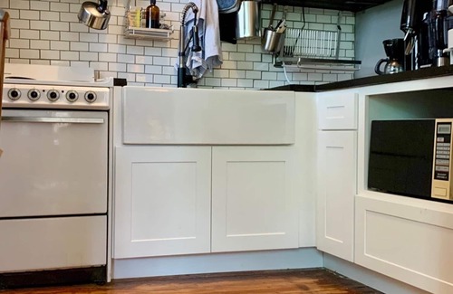 Wayland Casa | COLLEGE HILL ONE BED