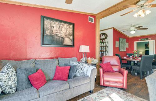 Wellborn Casa | College Station Getaway with Hot Tub and Courtyard!
