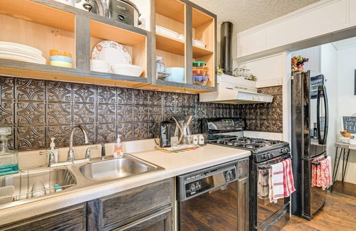 Wellborn Casa | College Station Lodge w / Hot Tub y Prvt. ¡Patio!