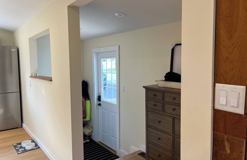 Collingwood Casa | Collingwood. Walk to the water. Hot Tub. Pet friendly. Short drive to Blue Mt.