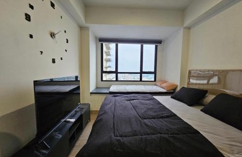 Pinang Apartamento | Collins Boulevard Apartemen Serpong U2827A