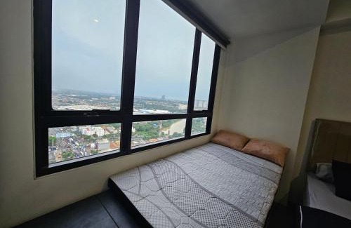 Pinang Apartamento | Collins Boulevard Apartemen Serpong U2827A