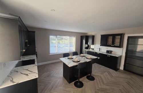 Collooney Casa | Collooney - House - Sleeps 6 - Parking