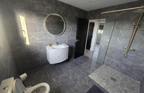 Collooney Casa | Collooney - House - Sleeps 6 - Parking