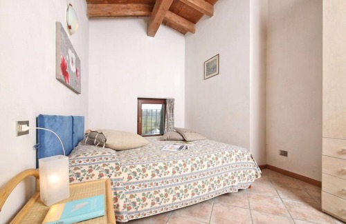 Cunettone Apartamento | Apartamento Colombaro Vecchio en Salo' - 7 personas, 3 dormitorios