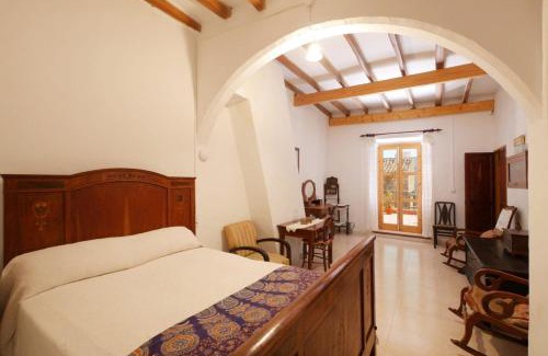 Petra Casa | Colomer