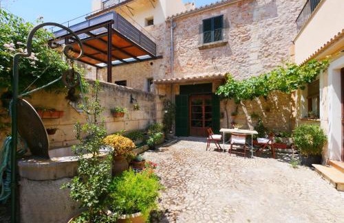 Petra Casa | Colomer
