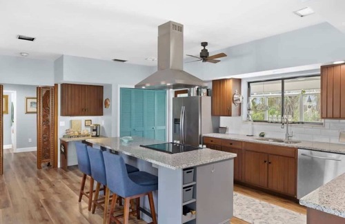 Gulf Pines Casa | Colonel's Cottage- Sanibel Beach Retreat, Fantastic Amenities