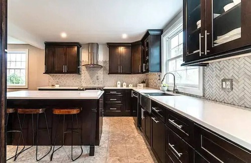 Meriden Casa | Luxury Colonial near Hiking Trail