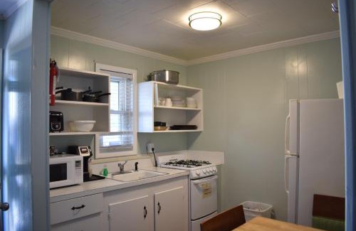 Nags Head Hotel | Colonial Inn