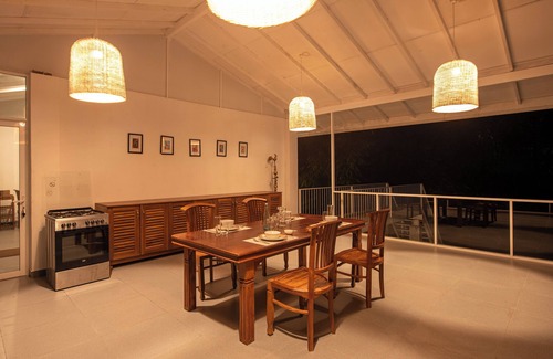 Kadugannawa Casa | Colonial-style bungalow with private pool, mountain views and tranquil vibes.