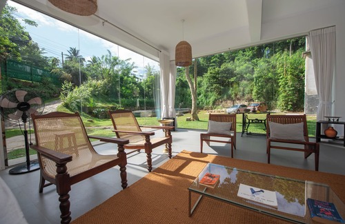 Kadugannawa Casa | Colonial-style bungalow with private pool, mountain views and tranquil vibes.