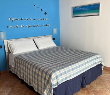 Cassano Magnago Cama Y Desayuno | Color House Malpensa B&B