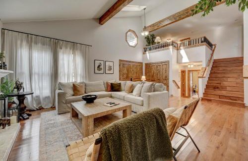 Southwest Colorado Springs Casa | Colorado Adventure-Mountain Bliss Hot Tub & Wifi