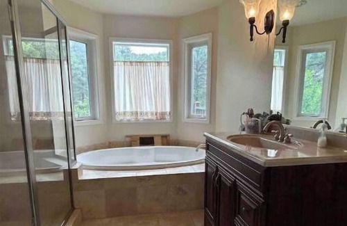 Beulah Casa | Colorado Creekside Getaway