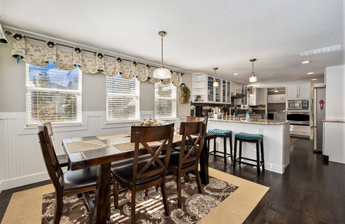 Idaho Springs Otro | Colorado Mountain Getaway Retreat