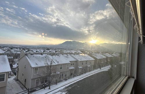 Southeast Colorado Springs Casa | Colorado Springs getaway! 8 mins to airport and downtown, free parking