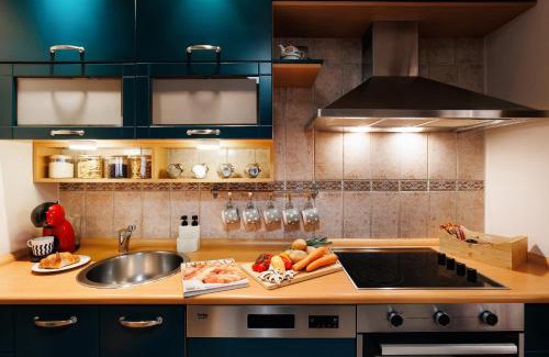 Stari Grad Apartamento | Colored Happiness Old Town Renovated