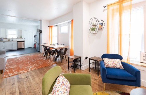 Hough Casa | Colorful 4 BR in the Heart of University Circle!