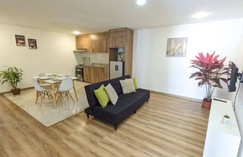 Cuenca Apartamento | [Apartamento Colorido] 4min al Centro + Free parking