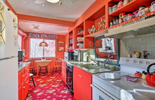 Manitou Springs Casa | Colorful Bungalow By Pikes PeakandGarden of the Gods