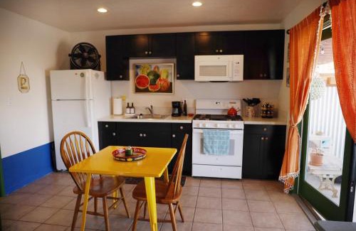 Golden Hill Apartamento | Colorful Casita Frida 1BD Retreat by Balboa Park