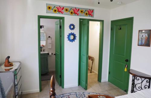 Golden Hill Apartamento | Colorful Casita Frida 1BD Retreat by Balboa Park