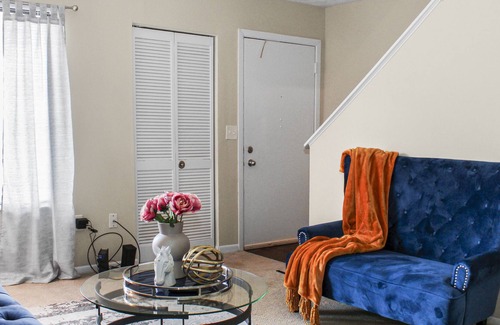 Skyland Casa | Colorful & Cozy near Biltmore & Downtown ~ Parking