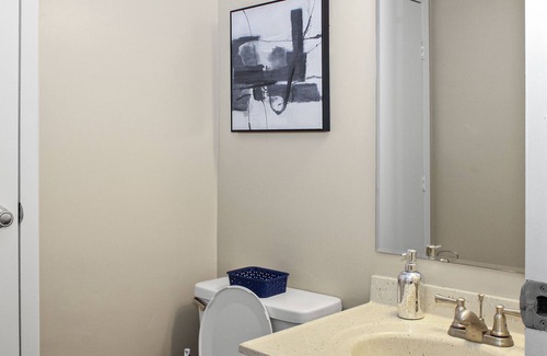 Skyland Casa | Colorful & Cozy near Biltmore & Downtown ~ Parking