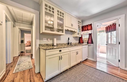 St. Marys Casa | Colorful St Marys Home Walk to Waterfront!