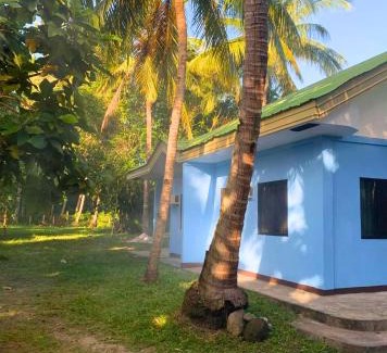 Bacong Casa | Colorful Tropical Bungalow