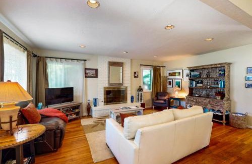 East Mesa Casa | Colors of the Coast