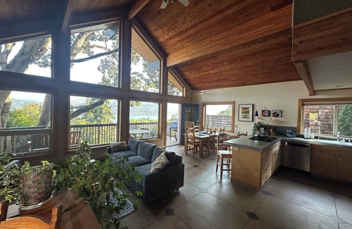 Hood River Casa | Columbia Tree House - Downtown Hood River con gran vista