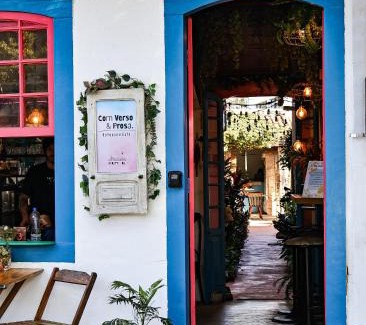 Pontal Casa | Com Verso e Prosa RePouso - SIMPLES e charmosa a poucos passos do centro histórico